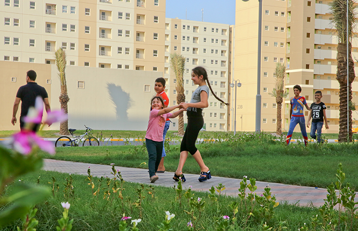 한화건설이 건설중인 비스마야 신도시에는 현재 5천여 가구의 입주가 시작됐다. 비스마야 신도시 A타운 입주민들의 모습.