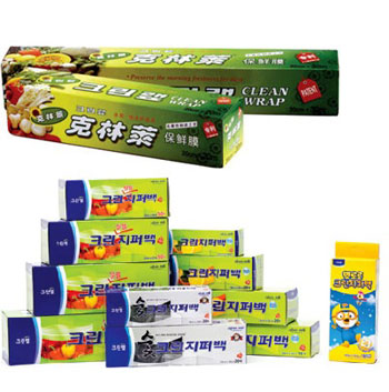 (위) 크린랲은 중국에서 ‘크린라이(克林萊)'로 불리며 대형 할인점에서 베스트셀러로 자리매김했다.(아래) 크린지퍼백은 사용목적에 적합한 다양한 규격으로 출시됐다. 라운드 지퍼 잠금장치로 밀폐력이 우수하며 누수현상이 방지된다.