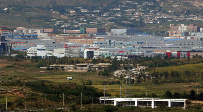 파주 도라산전망대에서 바라본 개성공단 전경.