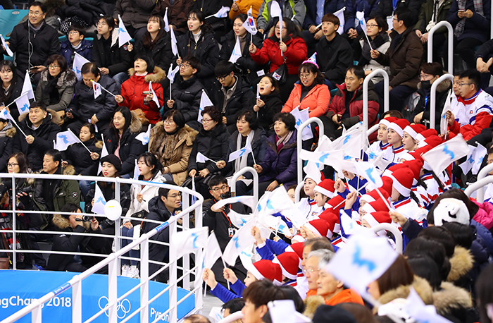 Inter_korean_ice_Hockey_match_02.jpg