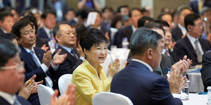 18日，参加韩蒙商务论坛的朴槿惠总统。