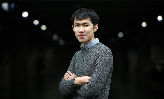 도시반딧불프로젝트의 일원인 권오현 씨는 코리아넷과의 인터뷰에서 태양광 램프의 제작 과정에 대해 설명했다.