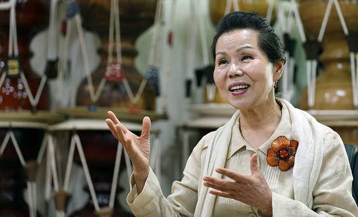 지난 50여 년간 경기민요의 길을 걸어온 이춘희 명창. (사진: 전한 기자)