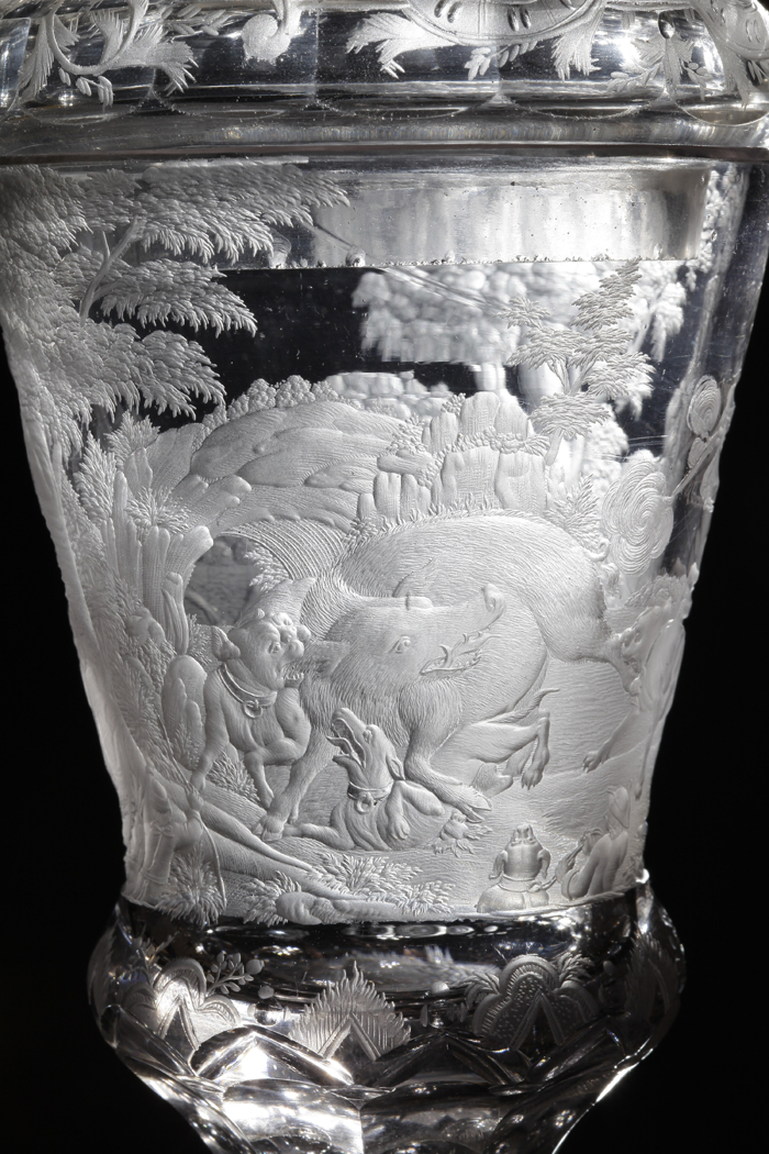 1720년 ~1730년에 만들어진 멧돼지와 사슴 사냥 장면이 장식된 잔 