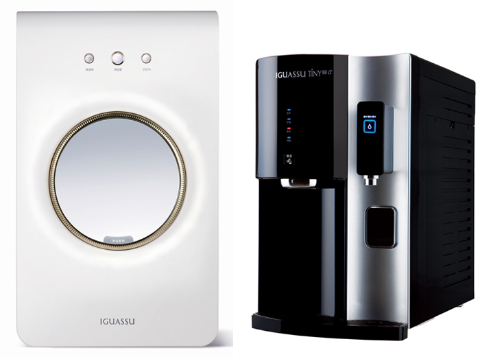 청호나이스의 '이과수 연수기 미러'(왼쪽)와 '이과수 얼음정수기 티니' 