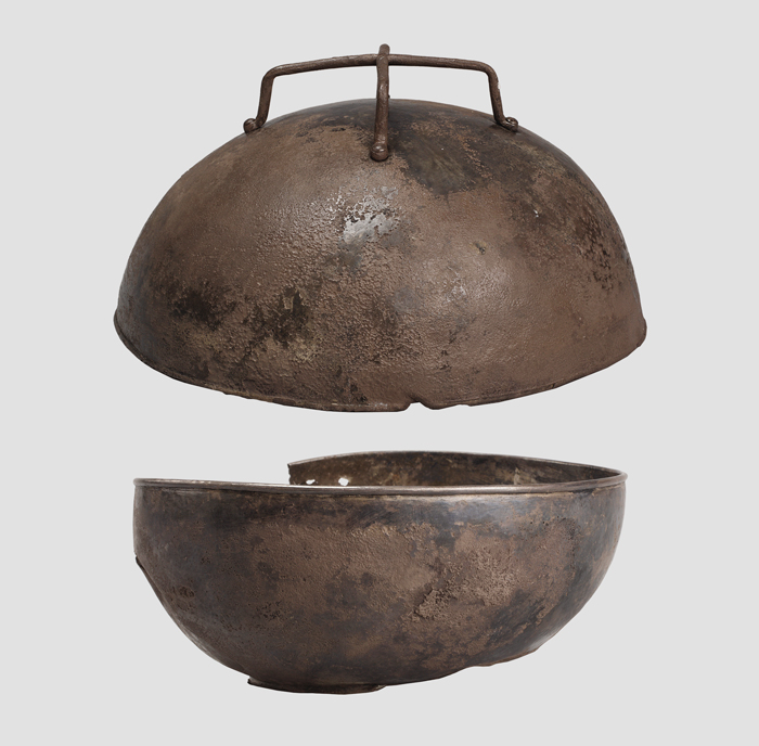 서봉총에서 출토된 은그릇. 