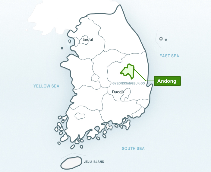 庆北新道厅所在地庆尚北道安东位于韩半岛东南部,在北纬35-37度之间。