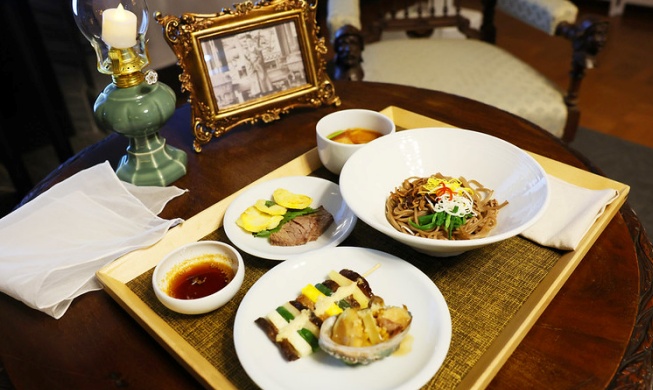 “皇帝的餐桌”120年后在宫殿重现