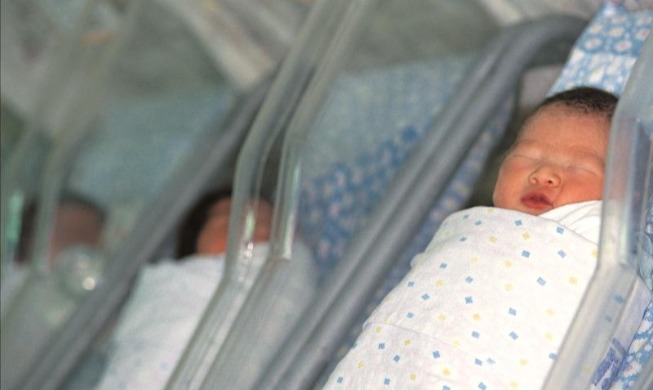 韩国人平均预期寿命达83.7岁创新高 女性位列OECD第三