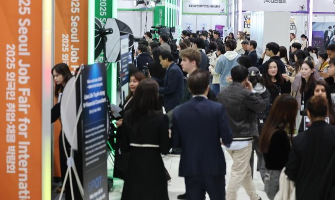 在韩外国人就业人数近111万人次 留学生就业人数增幅达71.8%