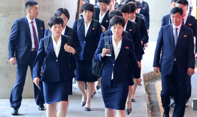 朝鲜女足队时隔8年访韩
