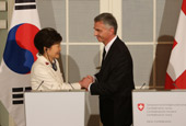 韩国瑞士举行首脑会谈 加强职业教育与科学技术合作