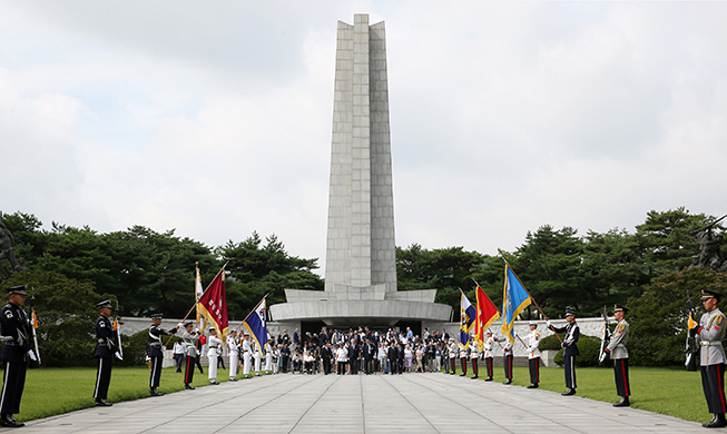 韩国战争参战勇士，访问不断发展的韩国