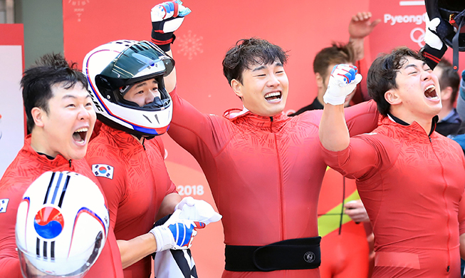 韩国女子冰壶，雪车男子四人座比赛获首银