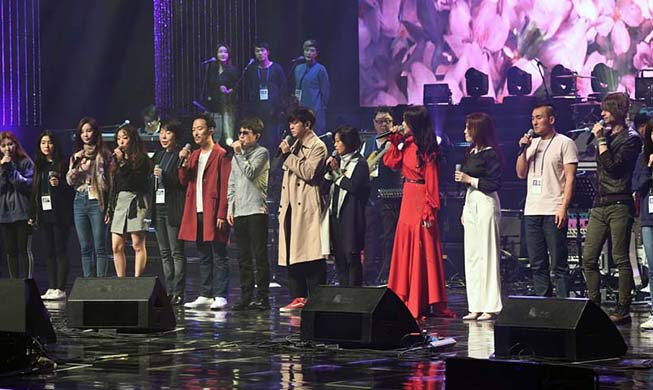 金正恩观看韩方平壤演出《春天来了》