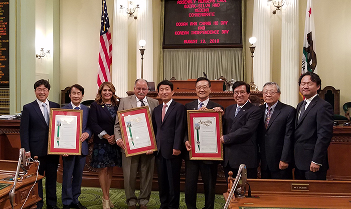 美国加利福尼亚州议会采纳岛山安昌浩日决议案