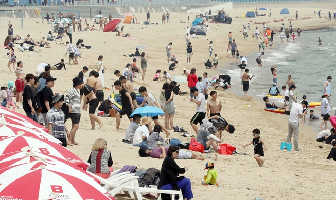 夏天骤然而至，海水浴场对外开放