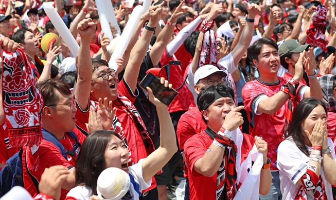 “大韩民国！”响彻光化门 红魔助威声中韩国队力克捷克队