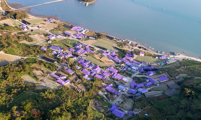 西归浦治愈之林、新安紫岛等景点入选2021韩国旅游之星
