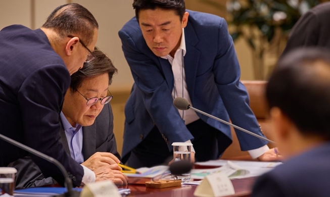 李在明主持召开首次国家安全保障会议：应努力恢复韩朝关系