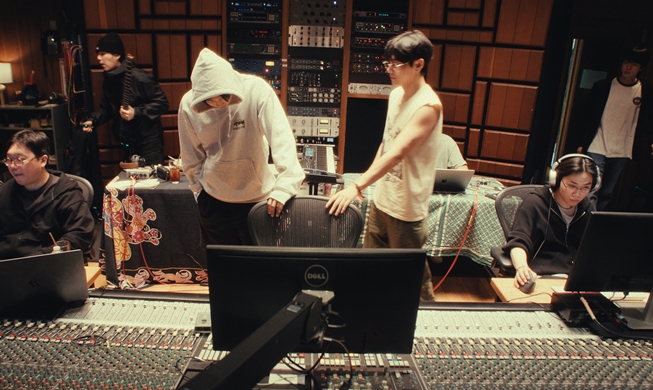 纪录片《BTS: 天团回归》：七位平凡成员的故事