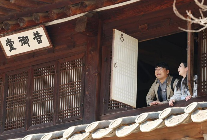 昔御堂迎春开放