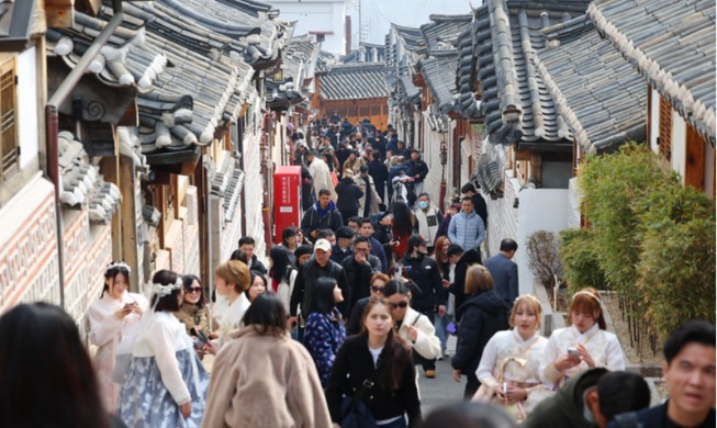 1至8月访韩游客达1505万人次 外国游客刷卡消费突破14万亿韩元