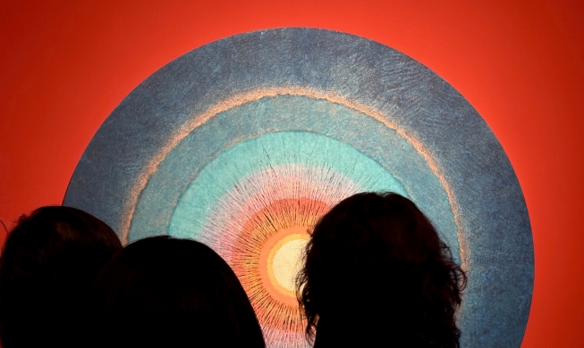 “光之画家”方惠子回顾展：贯通东西方的艺术思考