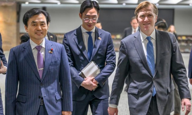 美国国防副部长科尔比称韩国是“模范盟友” 赞同韩国主导半岛防卫