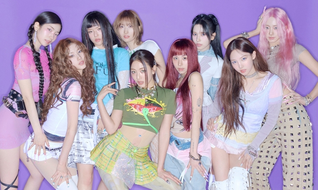 《K-POP：猎魔女团》、TWICE与ATEEZ同时进军美公告牌专辑榜前十