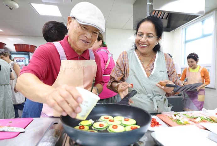 在烹饪中感受节日氛围……“中秋料理课堂”