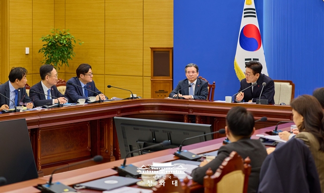 李在明走访政府打击跨国犯罪工作组 指示积极应对各类诈骗犯罪