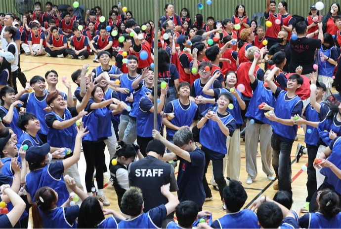 “一起欢度中秋” 外国留学生欢乐体育大会