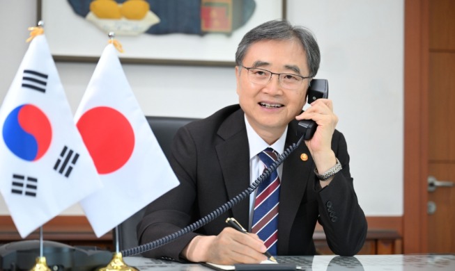 韩日外长通电话：韩日、韩美日合作是韩政府实用外交的主轴