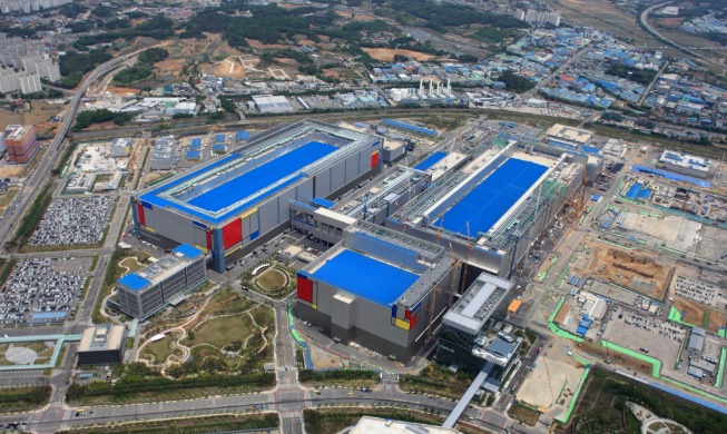 调查：韩半导体生产激增28% 2月工业生产增长2.5%