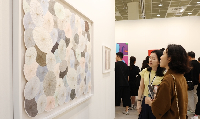 首尔迈向世界艺术之都 双艺博会同期开幕