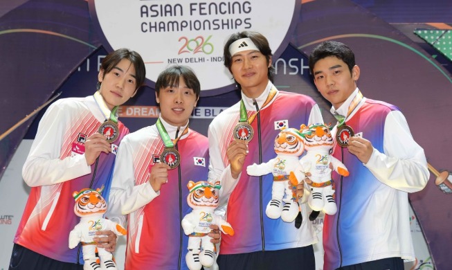 韩国夺得亚洲击剑锦标赛男子佩剑团体赛冠军 吴尚旭加冕双冠王