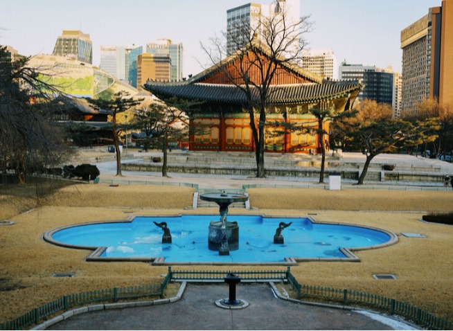 寒冬里的德寿宫：在首尔市中心聆听时间的回声