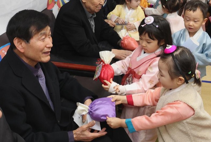 童心敬老 情暖敬老堂