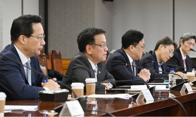 韩经济副总理崔相穆：将立即采取措施稳定市场 全力恢复对外信任度