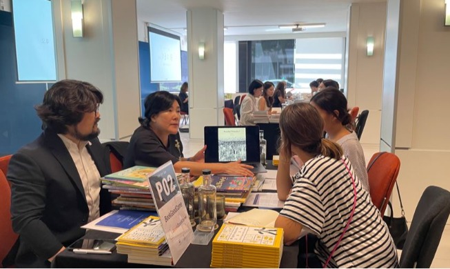 文体部在捷克和波兰举办“走出去图书展”，活动将持续至16日