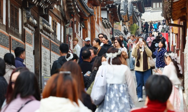 上半年访韩外国游客突破1071万人次 刷卡消费额超10万亿韩元