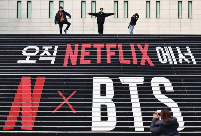 防弹宣传装饰亮相世宗文化会馆