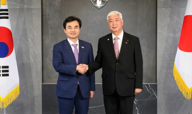 韩日国防部长官会晤：扩大人工智能、无人体系与航天等尖端领域合作