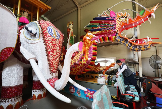 点亮光明的准备之手