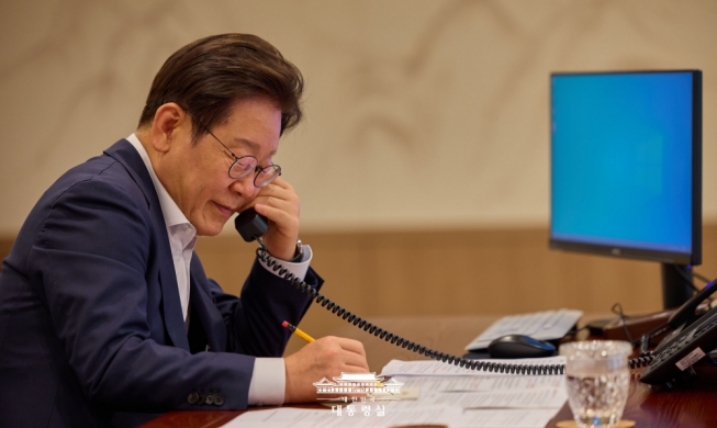 李在明分别同哈萨克斯坦、瑞典首脑通电话