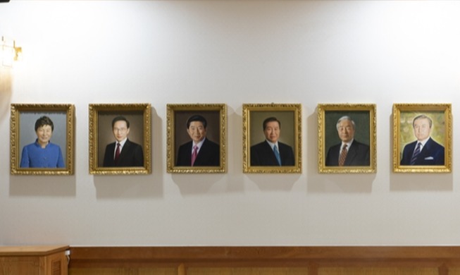 韩总统档案馆举办展览《从记录看青瓦台》