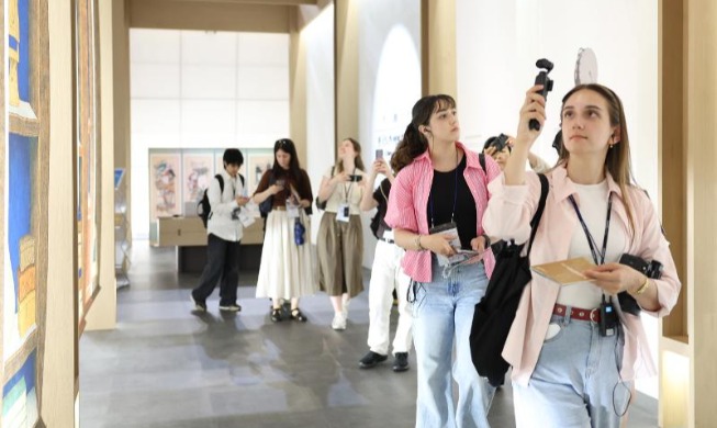 【釜山世界遗产委员会会议现场】① 韩国文化遗产齐聚 “韩国馆”人气爆棚