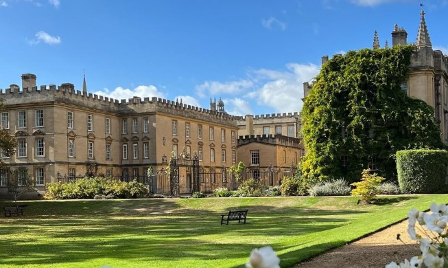 英国牛津大学官网新增“K-语言地图”