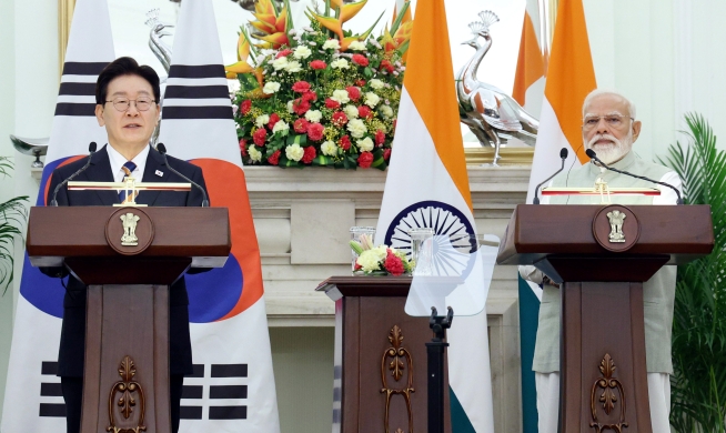 韩印领导人举行会谈：力争贸易规模翻番